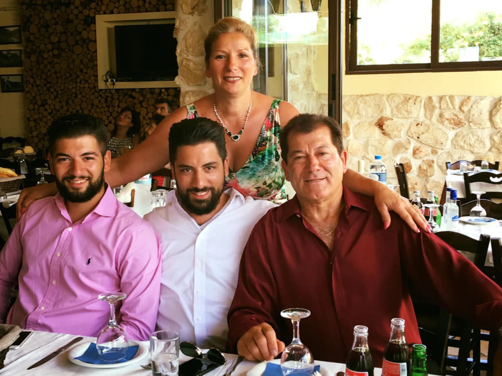 Familie Psarrou im Restaurant