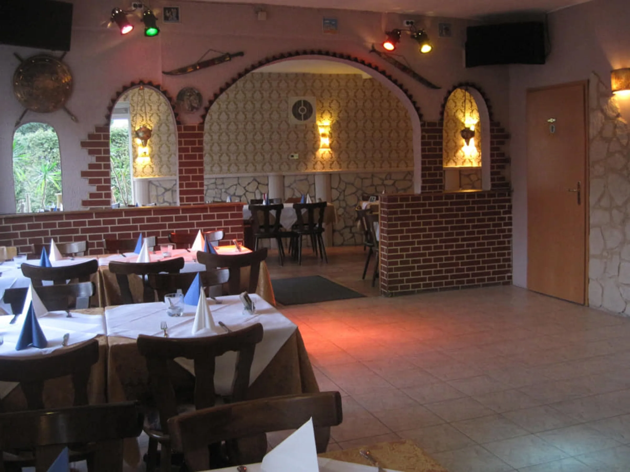 Restaurant Bacchus Innenraum mit warmer Beleuchtung